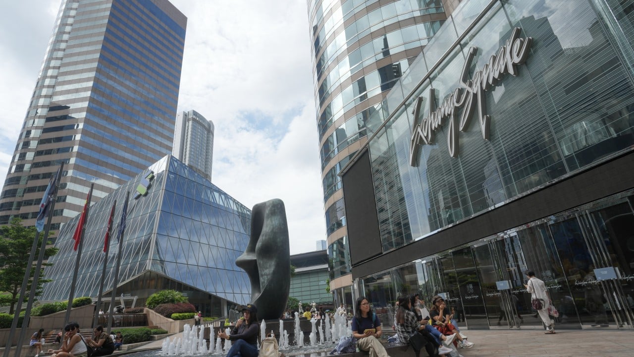 Acciones de Hong Kong alcanzan su máximo en dos semanas tras promesas de Beijing