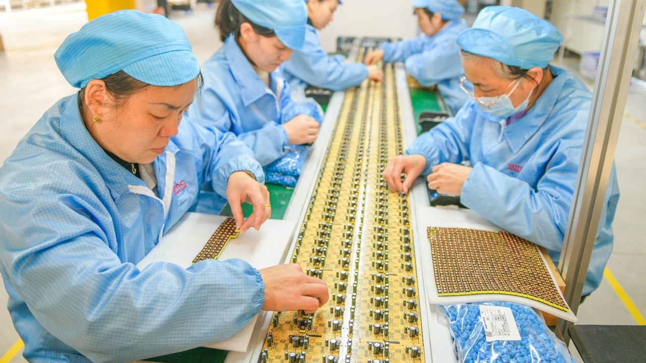 China registra un superávit comercial de US$1 billón: ¿a dónde va el dinero?