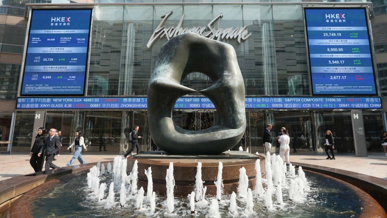 Hong Kong sufre caídas en bolsa tras desaceleración china y amenazas de EE.UU.