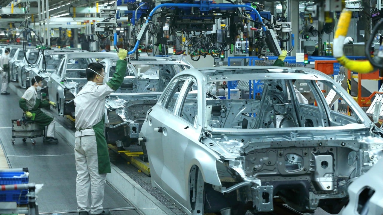 Carmakers como Tesla y Volkswagen buscan recuperar mercado en China