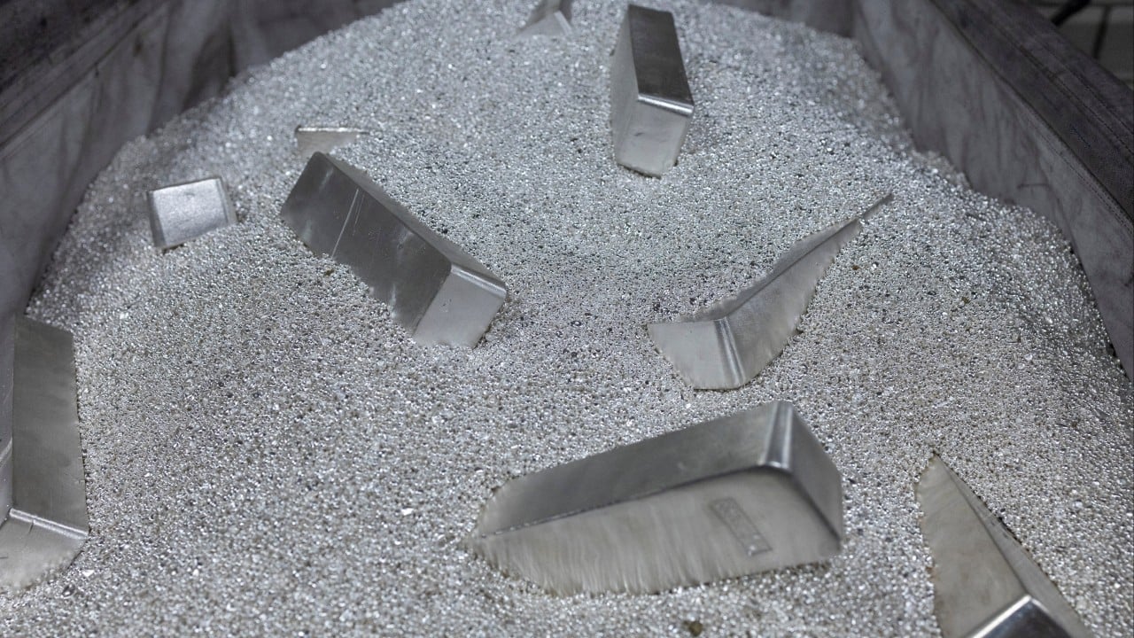 Caen las acciones en Hong Kong por incertidumbre del riesgo