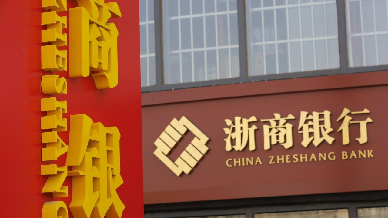 China refuerza supervisión de bancos ante riesgos inmobiliarios