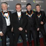 U2 sorprende con seis nuevas canciones cargadas de crítica