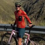 Juana Viale celebra su logro en una exigente prueba de ciclismo