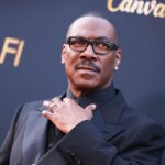 Eddie Murphy recibe homenaje emotivo en Hollywood