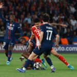 Luis D&iacute;az sufre penal en el PSG vs Bayern por Champions League