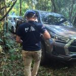 Operativo policial termina en balacera y vehículos incautados