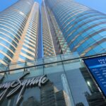 El &iacute;ndice Hang Seng cae brevemente por debajo de 23,000 puntos