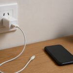 Por qué es importante desconectar los cargadores tras su uso