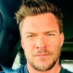 Alan Ritchson habla sobre la pelea que casi arruina su carrera