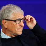 Bill Gates prev&eacute; un futuro de IA accesible, pero alerta sobre riesgos