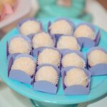 Trufas proteicas de coco y yogur: un postre saludable
