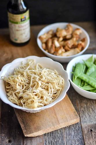 Chicken Lo Mein Recipe with Snow Peas
