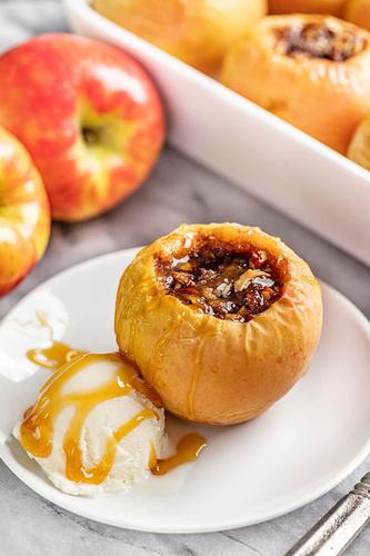 Classic Baked Apples
