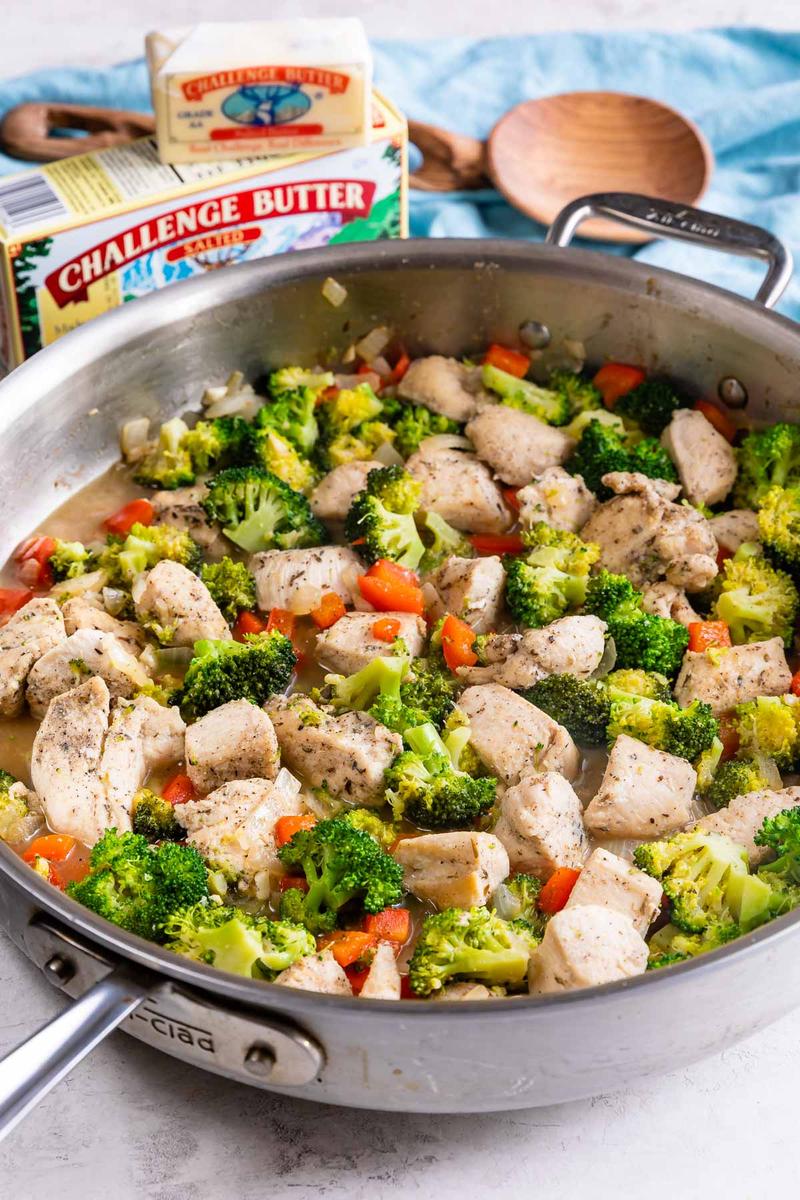 Garlic Butter Chicken and Vegetable Skillet