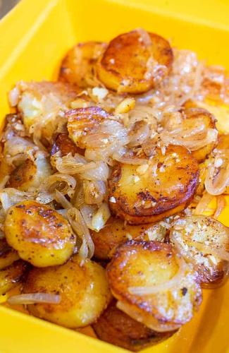 Pan Fried Potatoes and Onions-Lyonnaise Potatoes