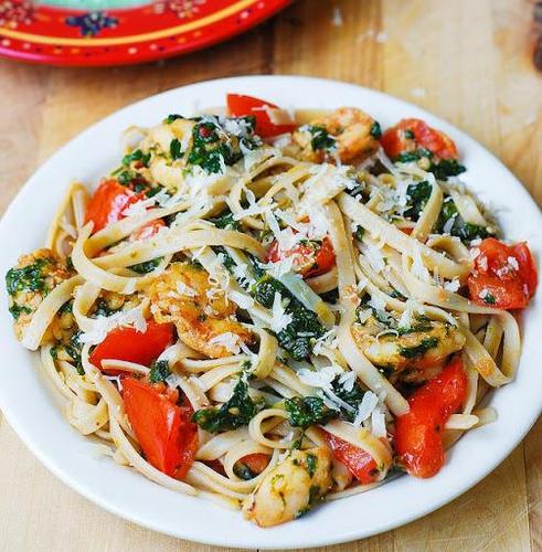Shrimp, Tomato, And Spinach Pasta In Garlic Butter Sauce