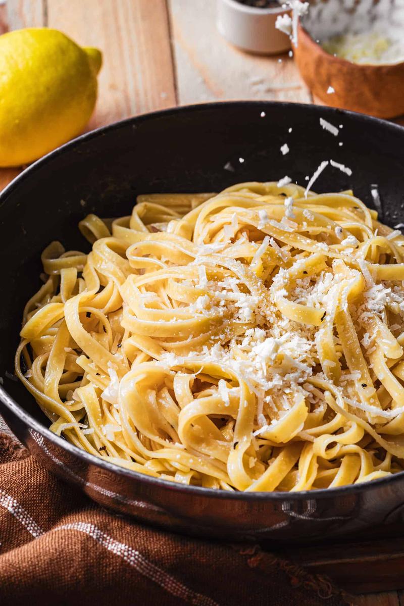 Simple Lemon Garlic Pasta