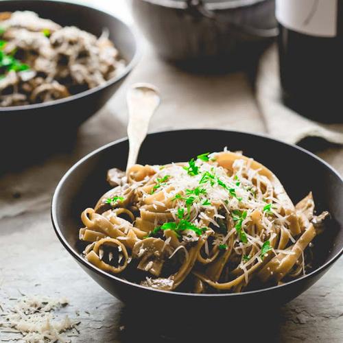 Vegetarian Fettuccine Carbonara With Mushrooms
