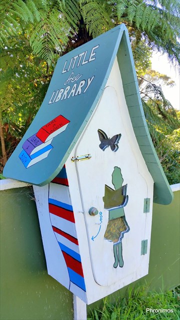 GC779EW Little Free Library