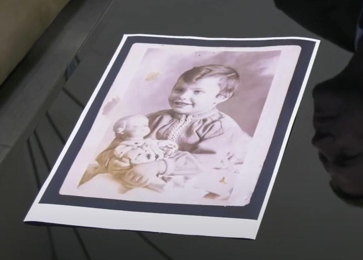 Lore Mayerfeld mit „Puppe Inge“