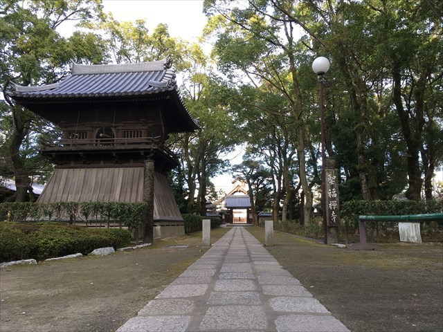 聖福寺の静かな境内写真