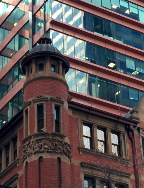 Turret of the Former Gollin Offices