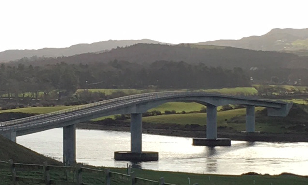 Hyskeir (Oigh Sgier) Lighthouse viewed from close to the landing steps!