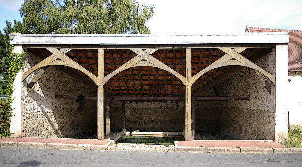 Lavoir de Jouy la Fontaine