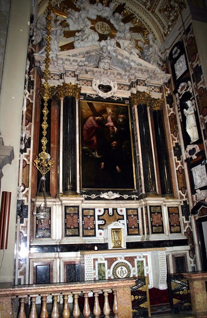 Interno Altare Chiesa