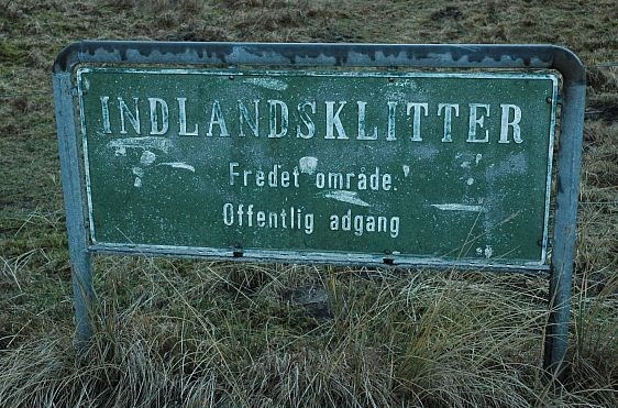 Skiltet der står ved Nørlev Strandvej skilt