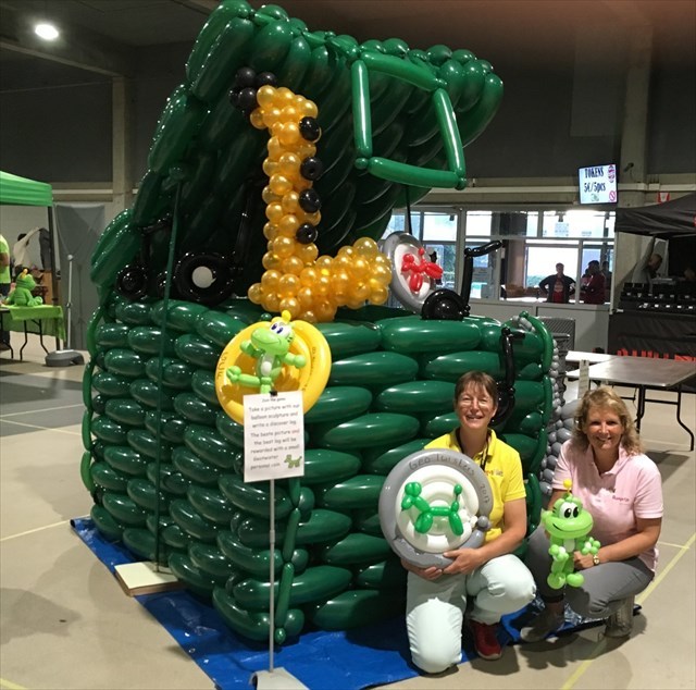 Ammobox made of balloons by Geotwisters