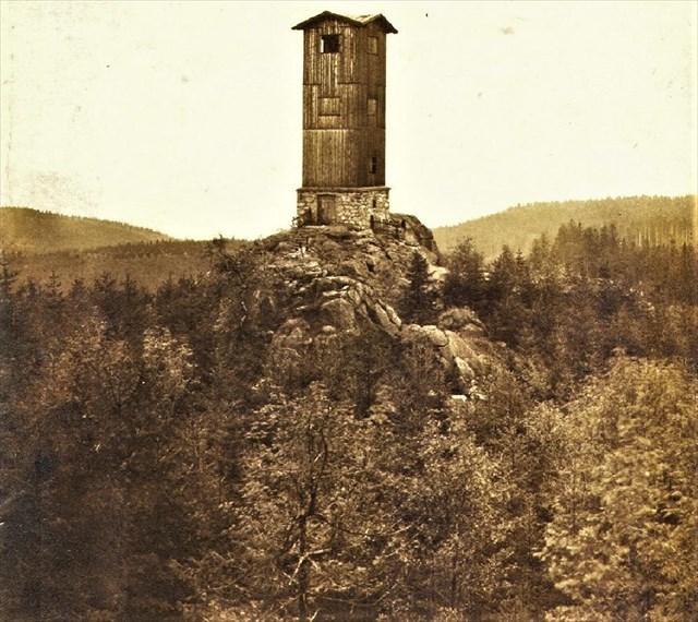 Rozhledna z roku 1884 (klikněte pro zobrazení v plné velikosti) Rozhledna 1884
