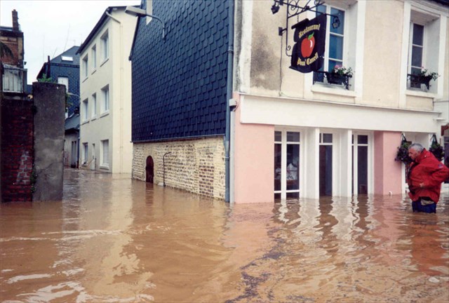 Place Abbé Pierre en 2003