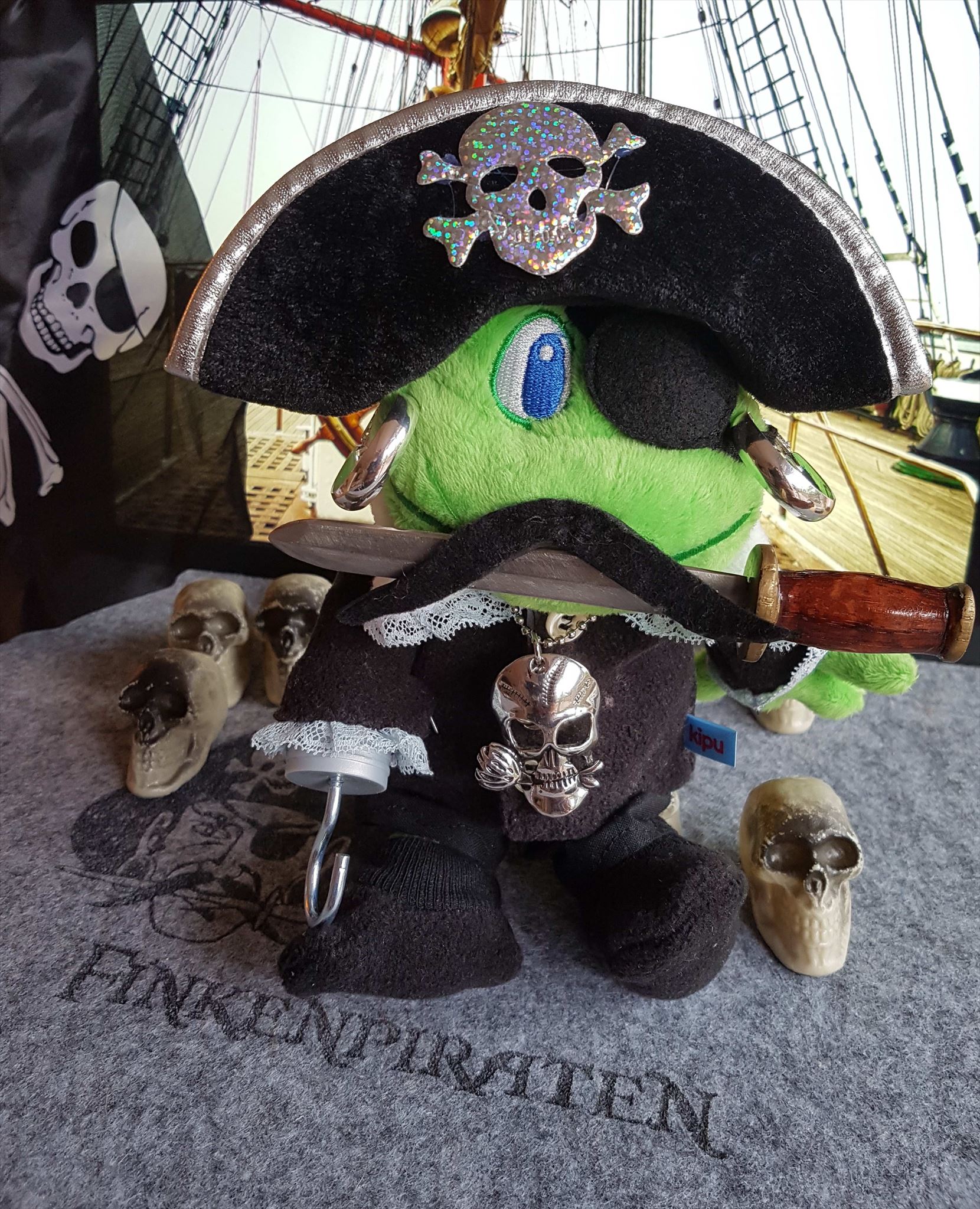 Black Pirate (der schwarze Pirat der Golden Hint)