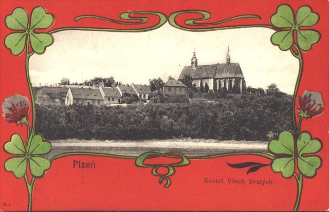 kostel Všech svatých na historické pohlednici z roku 1905