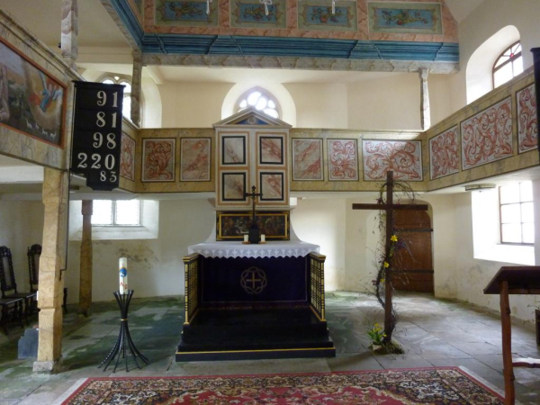 Kirche Stürza, Altar