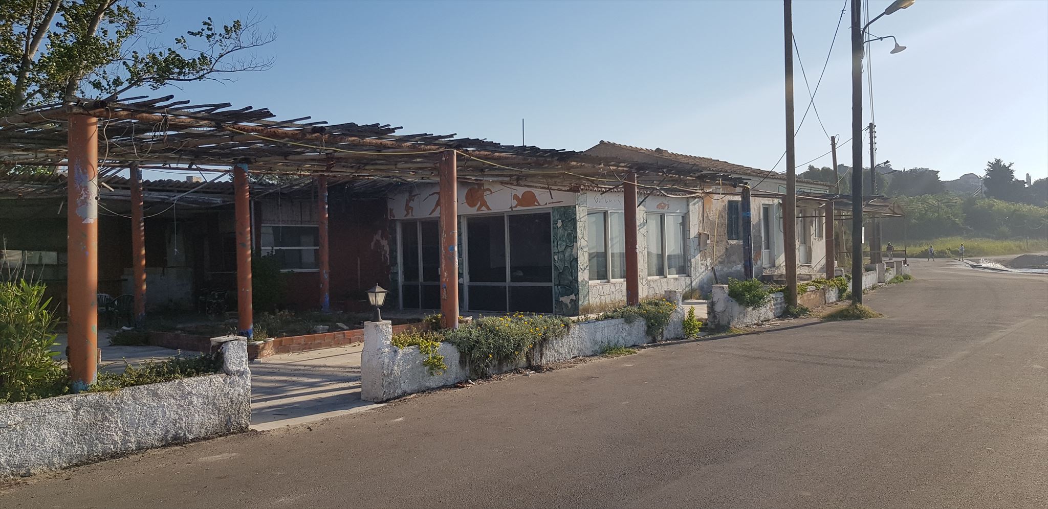 I emfánisi epitrépetai!