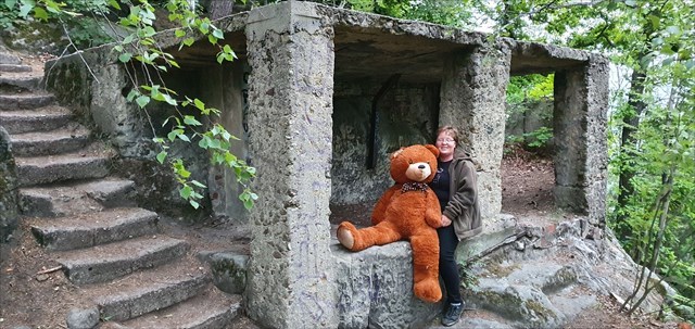 Betonbau der einst die Kopfstation der Warenseilbahn war 