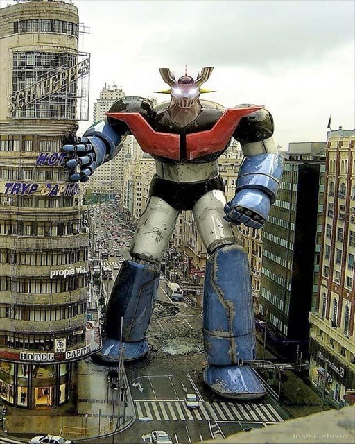 Mazinger Z y el Letrero de Schweppes