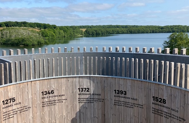 De fem Halder Udsigt fra ruinen