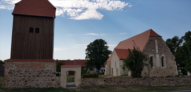 Kirche und Glockenturm