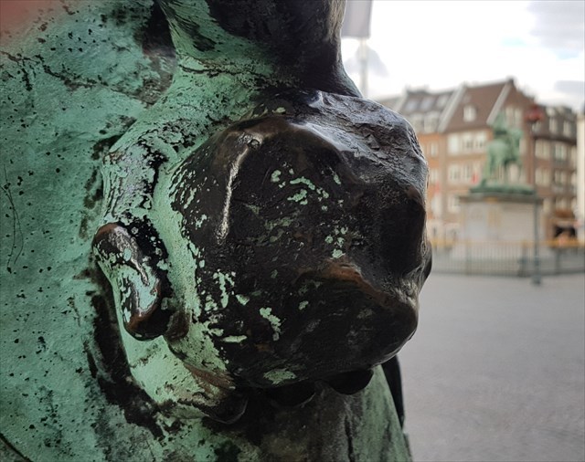 Gießerjunge rechte Hand