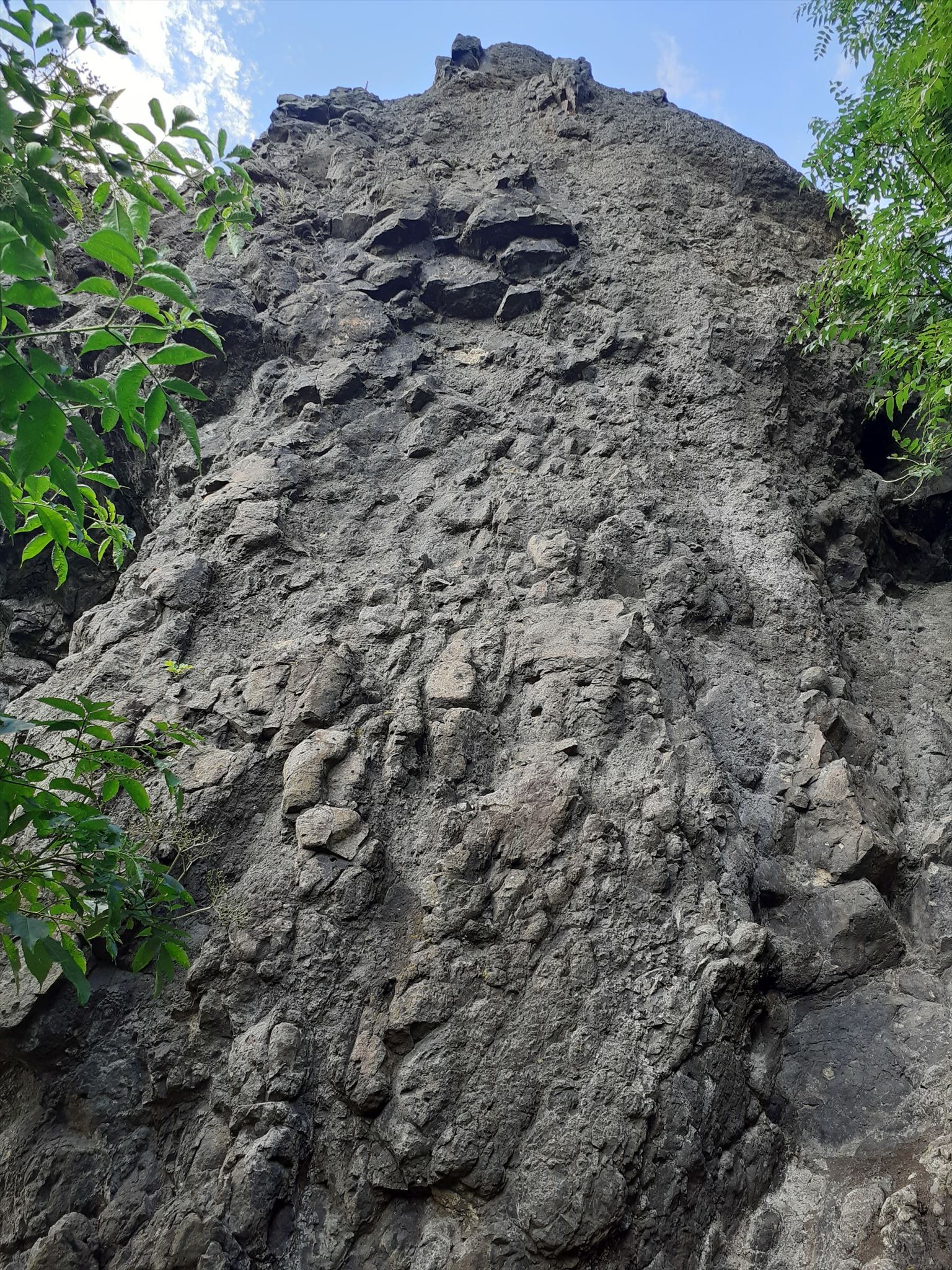 Detail lomové stěny