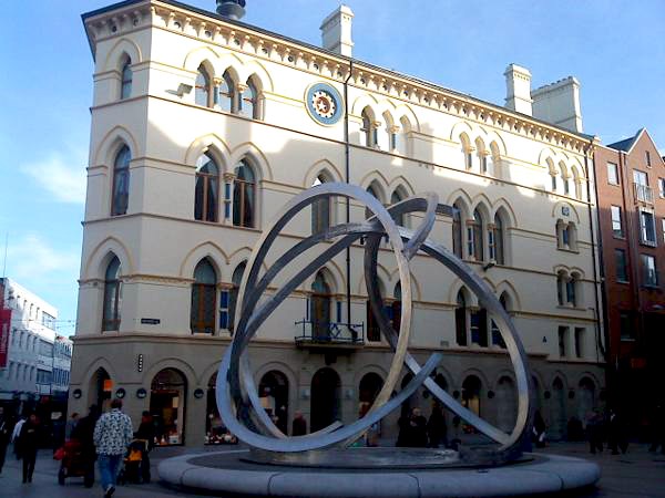 WWFM XX Meeting Point in Arthur Square