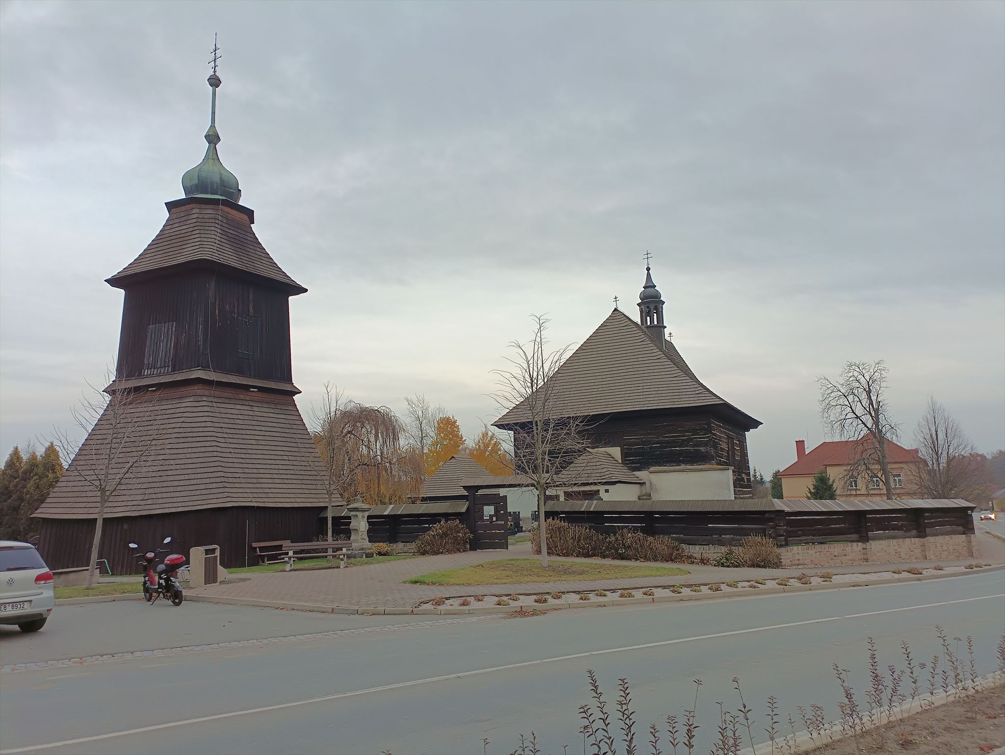 Kostel sv. Mikuláše, Veliny