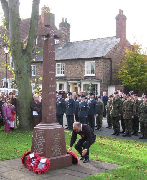 Sowerby War Memorial (wreath laying on Remembrance Sunday 2006)