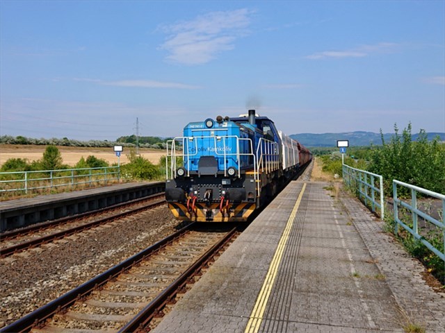 Průjezd nákladního vlaku (klikněte pro zobrazení v plné velikosti) Nakladak 2022