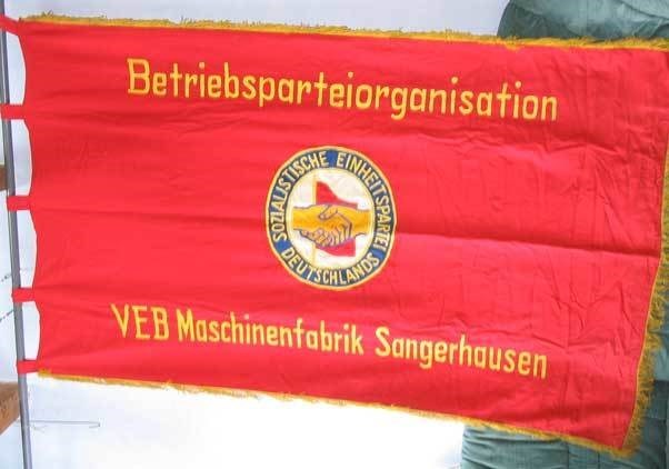 Fahne der Betriebsparteiorgaisation des VEB Maschinenfabrik Sangerhausen Fahne