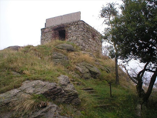 Torzo bývalé rozhledny (klikněte pro zobrazení v plné velikosti) Torzo 2006